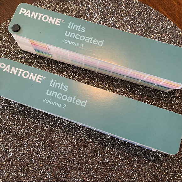 PANTONE Tints Color Guide Set - LIKE NEW - Picture 6 of 7